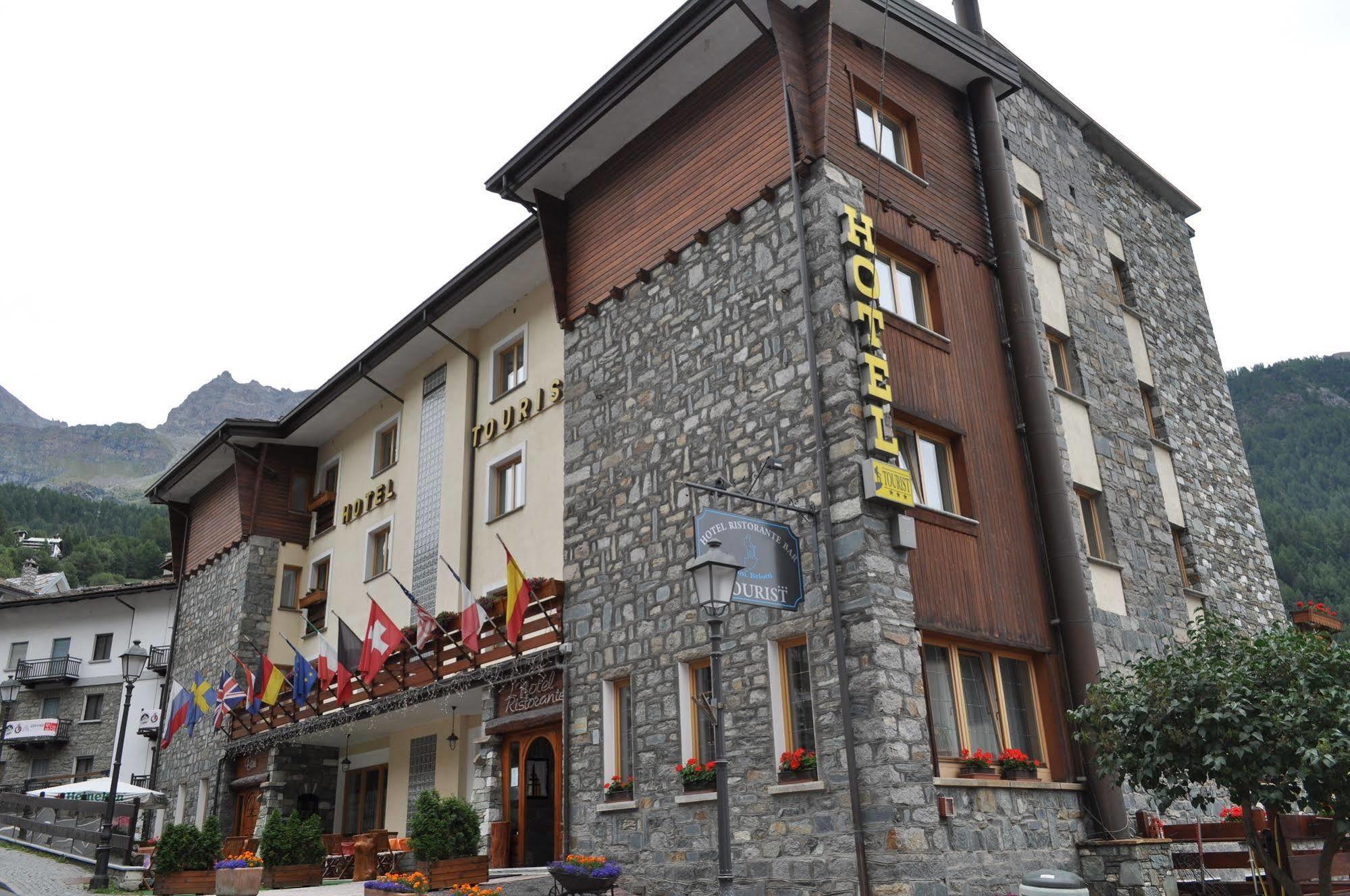 Hotel Tourist Valtournenche Exterior photo
